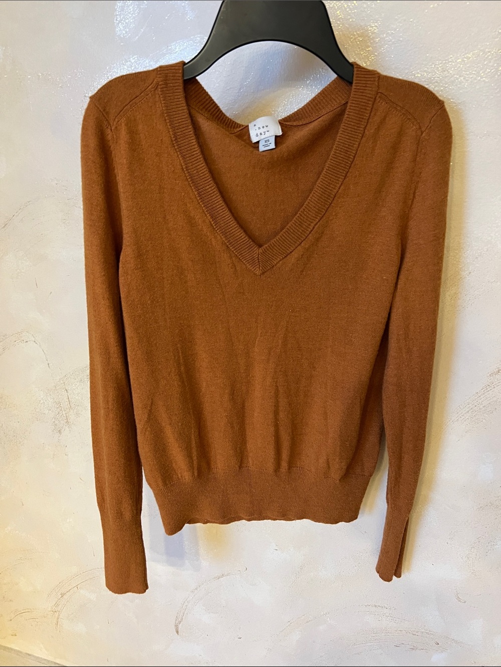 Women’s V-Neck Sweater in Rust Brown